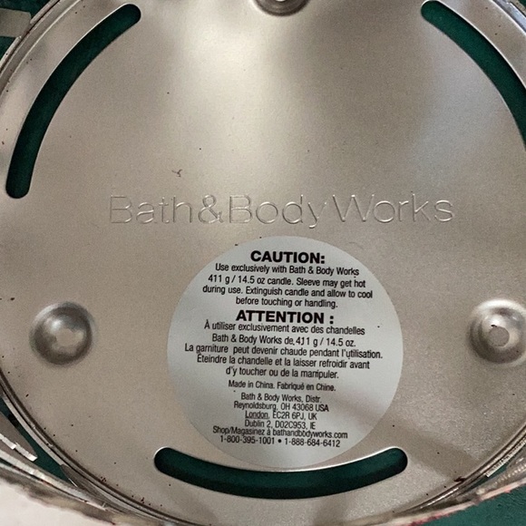 Bath & Body Works New Festive Holidays Candy Cane 3 Wick Candle Holder Silver - Picture 3 of 4